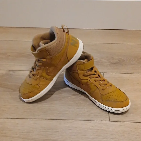 Nike Court Borough Mid Top Sneakers - Picture 2 of 5